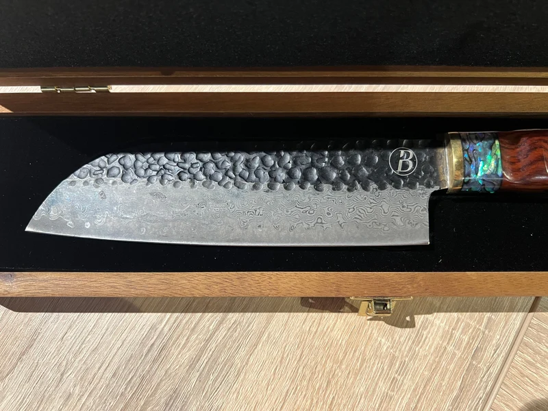Babossa Heritage Santoku mit Griff aus Wüsteneisenholz