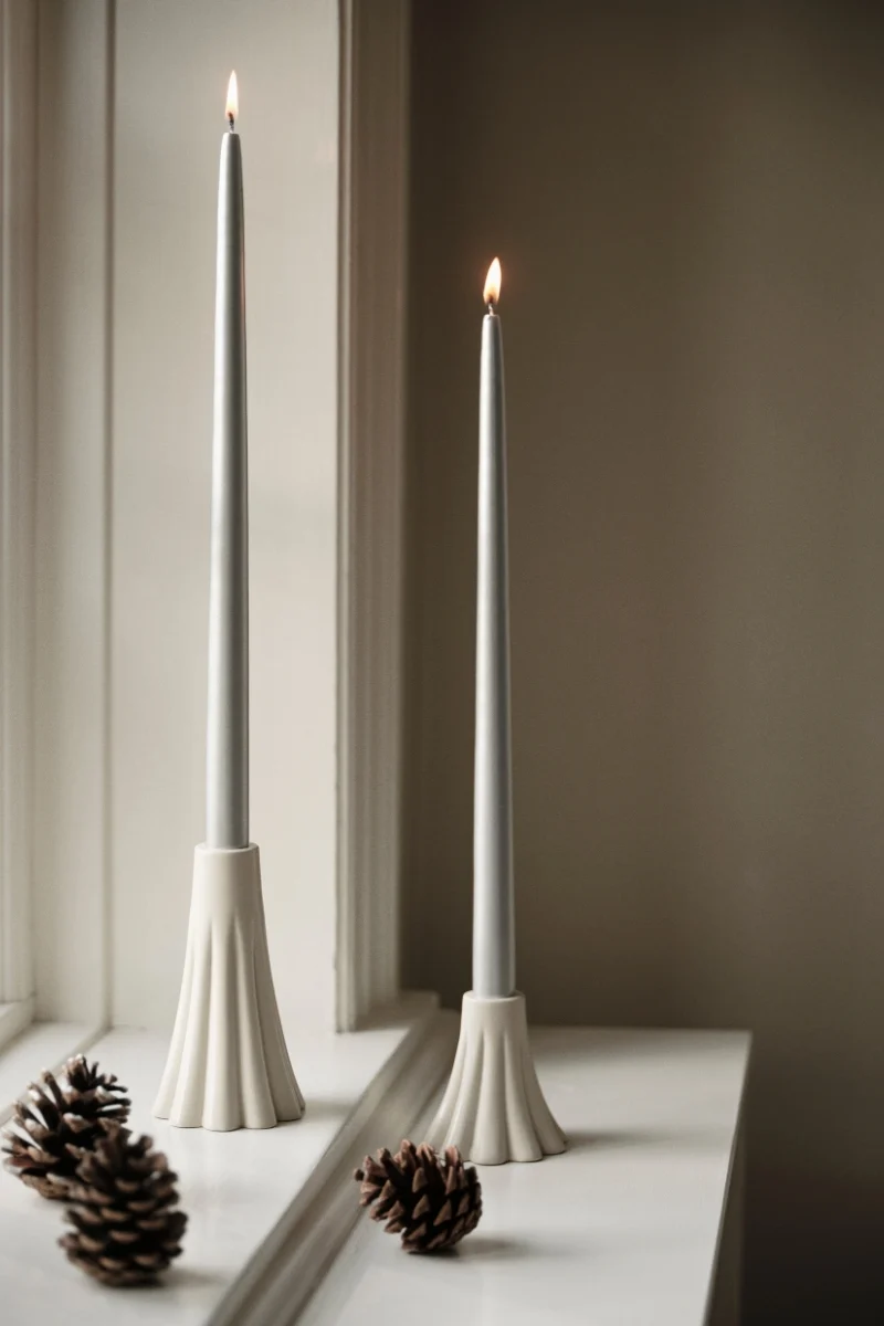 Broste Copenhagen Smooth Glossy getauchte Kerze silver 38cm Set4