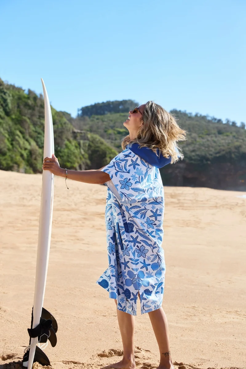 Dock & Bay Erwachsenen-Badeponcho M Wavy Baby 99x70cm