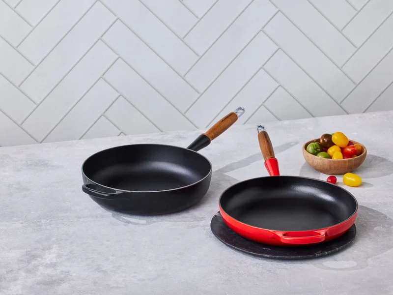 Le Creuset Brat- und Servierpfanne Signature mit Holzgriff sea salt 26cm