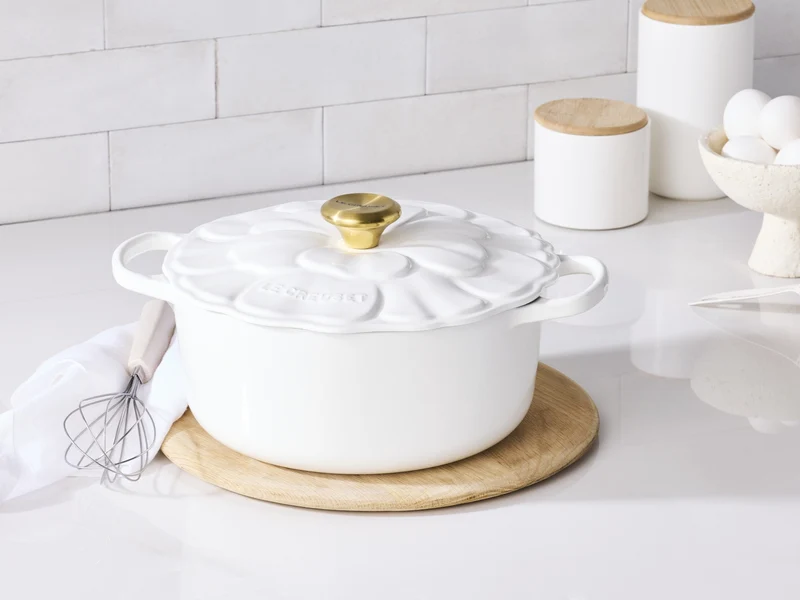 Le Creuset Bräter Blume Signature rund weiß 26cm
