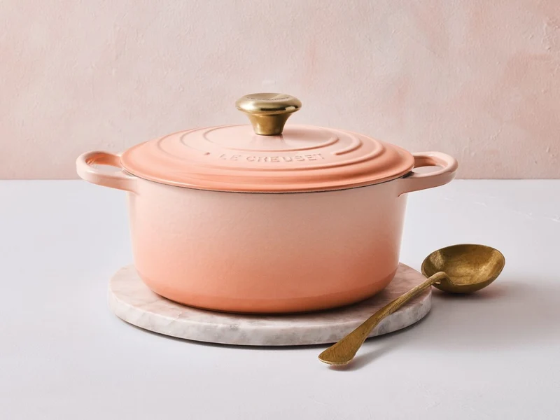 Le Creuset Bräter Signature rund mit Goldknopf pêche 20cm