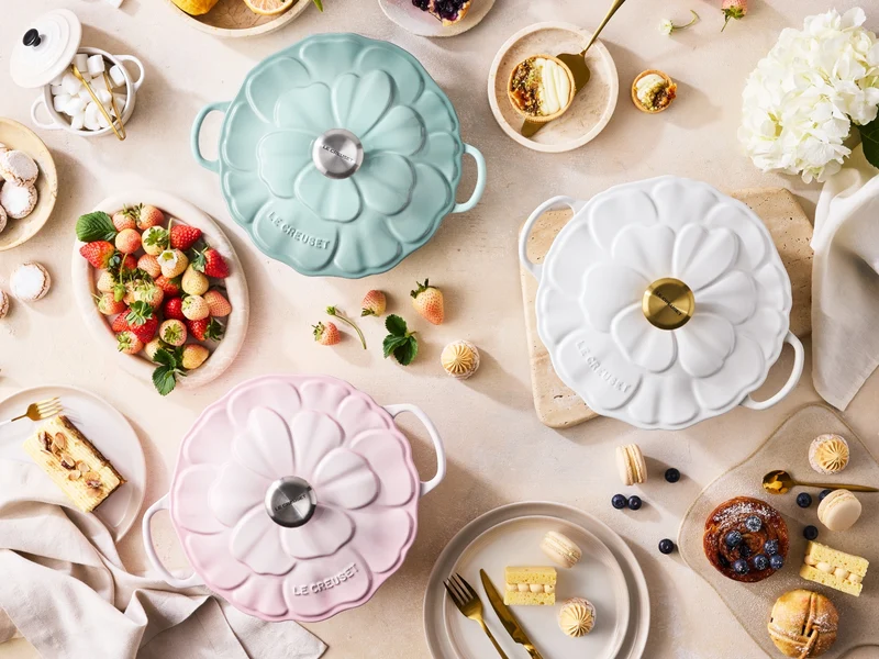 Le Creuset Bräter Blume Signature rund shell pink 26cm