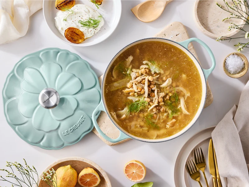 Le Creuset Bräter Blume Signature rund sea salt 26cm