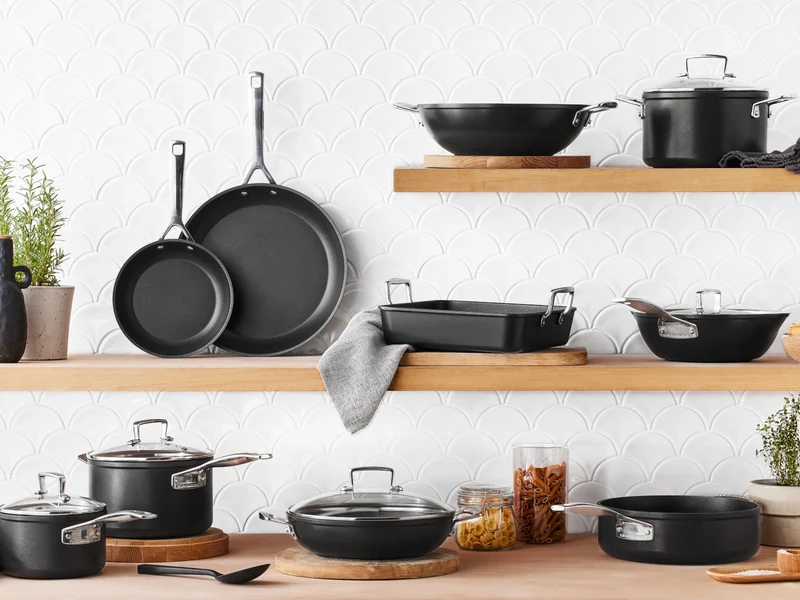 Le Creuset Aluminium-Antihaft Sautépfanne rund schwarz 28cm