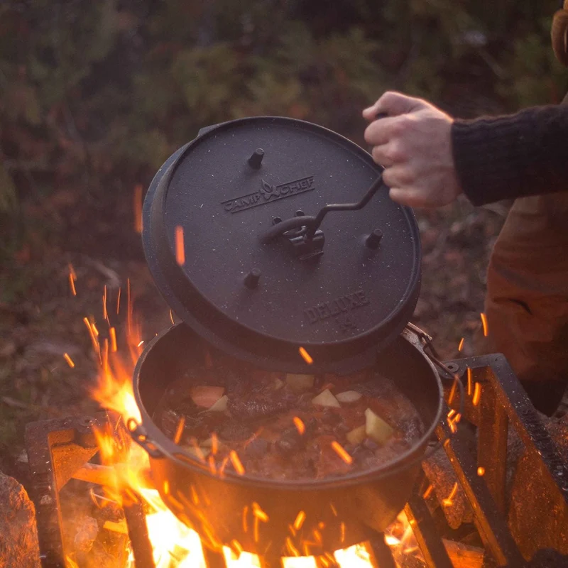 Camp Chef Dutch Oven Deluxe, 14"