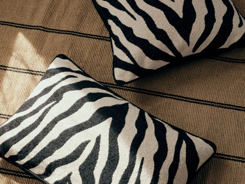 Broste Copenhagen Zebra Kissenbezug black/light beige 40x60cm