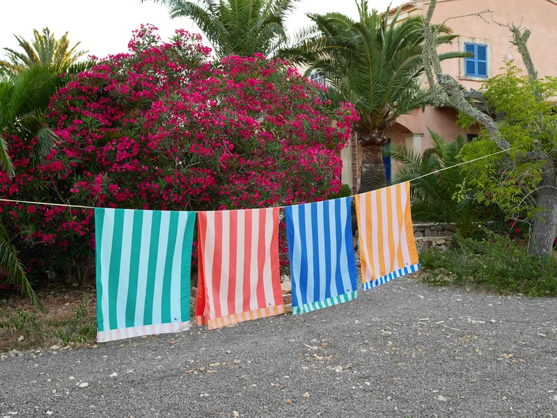 Dock & Bay Beach Towel XL Raspberry Road 200x90cm