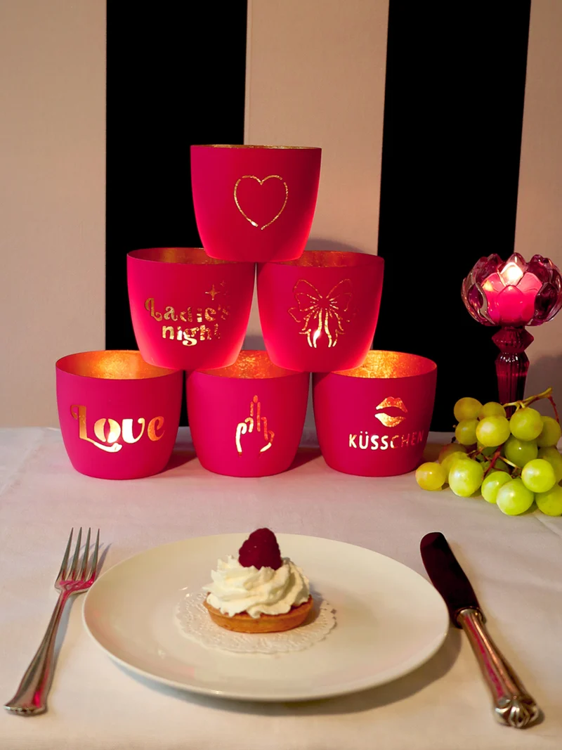 Giftcompany Madras Windlicht M Kirsche Herzen hot pink/gold 8,5cm
