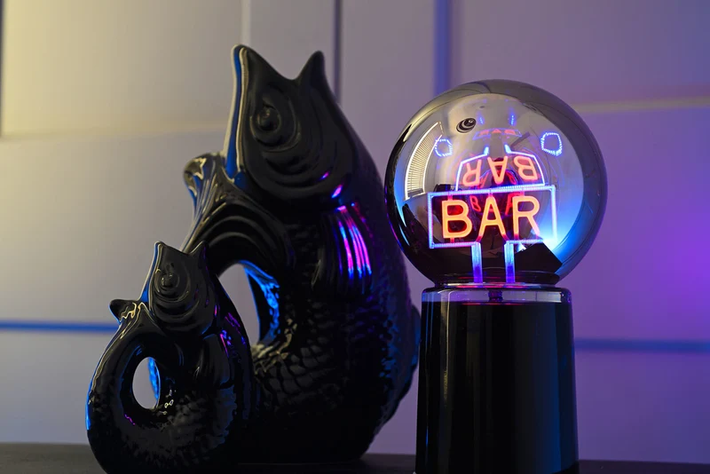 Giftcompany Glowmance LED-Leuchtkugel Neonlicht Kiss me schwarz 21cm