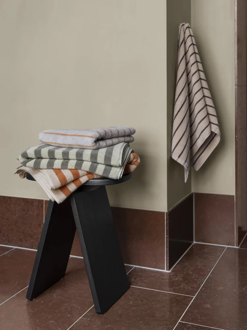 Blomus ARTO Gästehandtuch moonbeam/amber brown 30x50cm