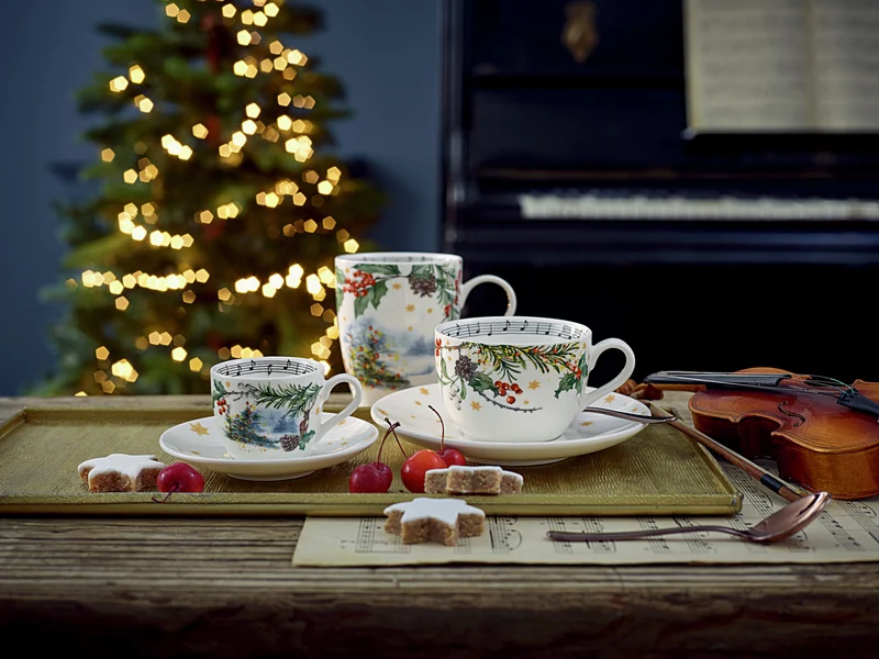Hutschenreuther Sammelserie 2023 Am Weihnachtsbaum Becher mit Henkel