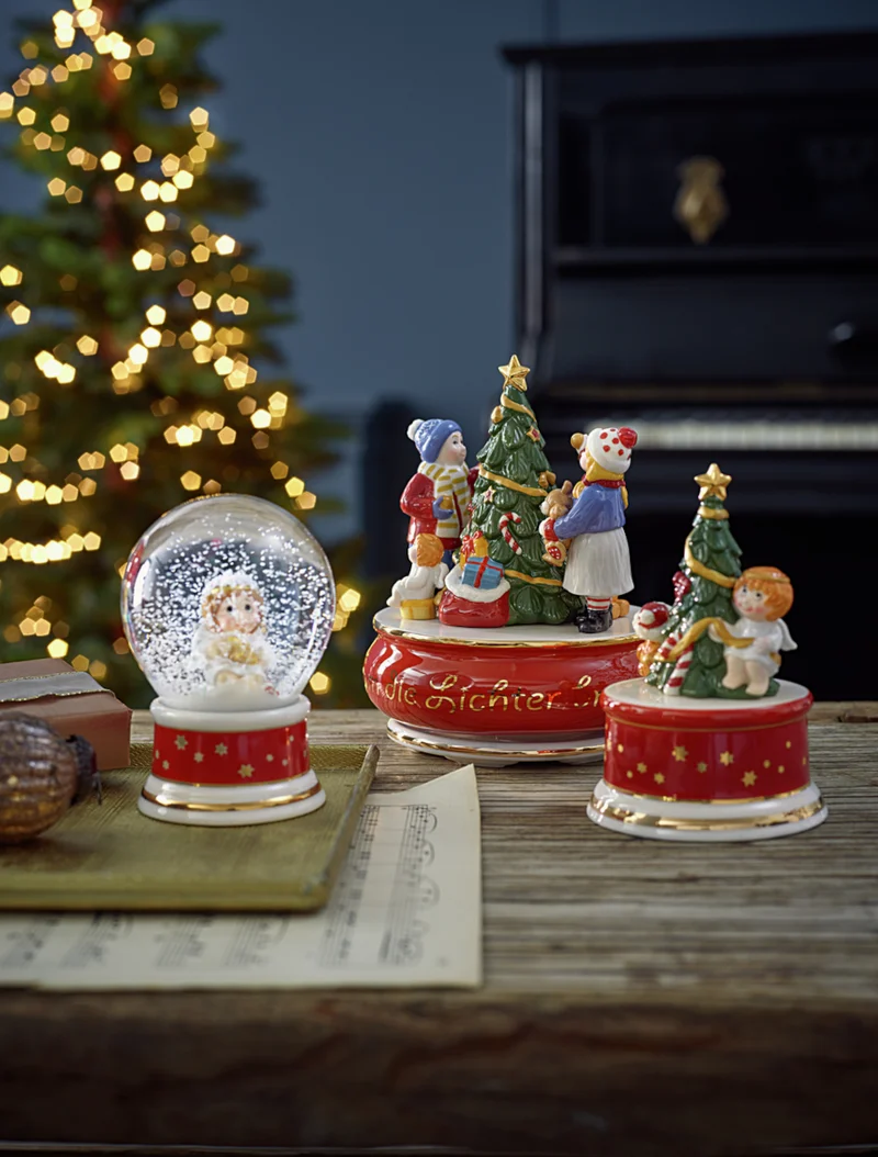 Hutschenreuther Sammelserie 2023 Am Weihnachtsbaum Schneekugel