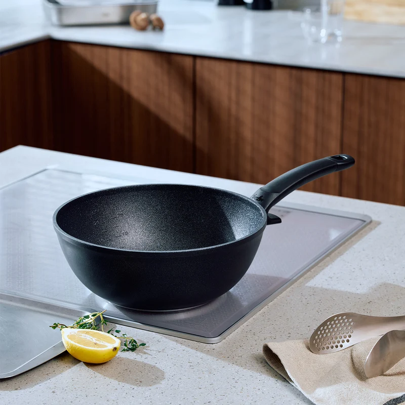 Adamant® Wok
